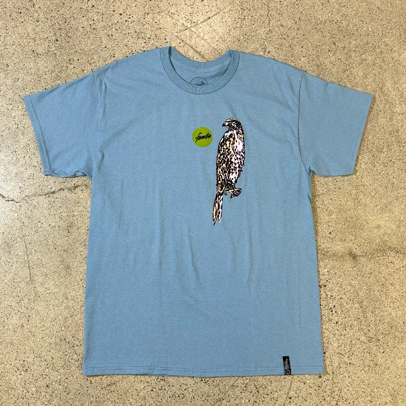 FAMILIA HAWK TEE - STONE BLUE